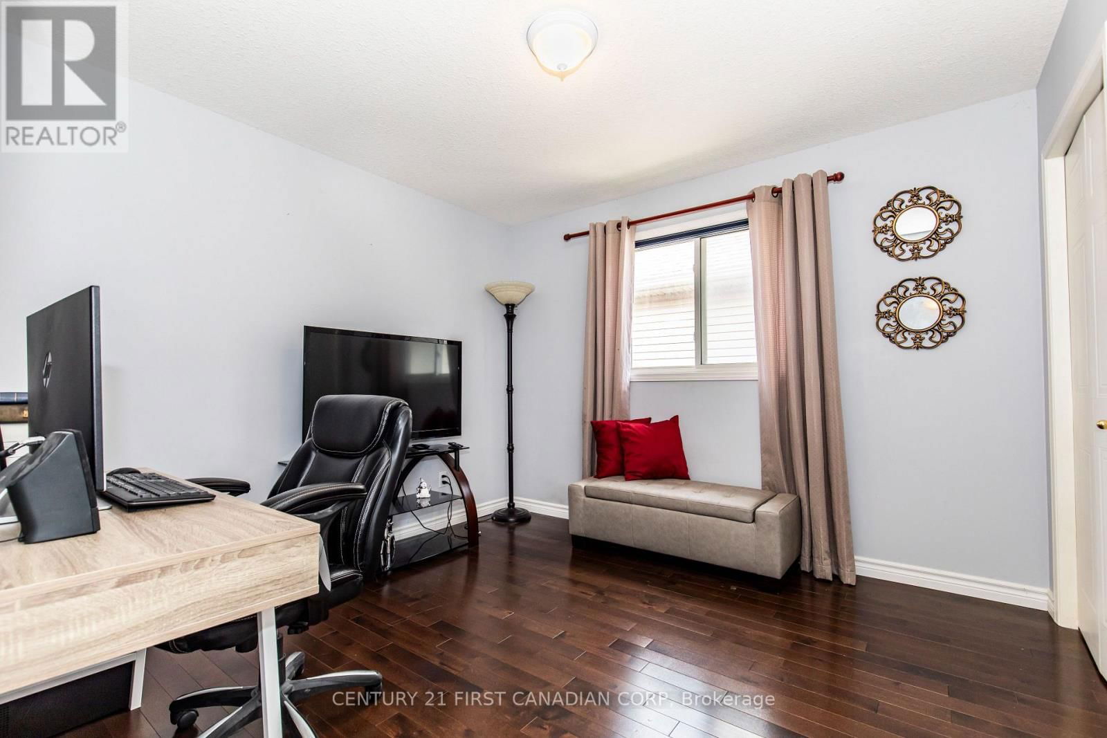 570 CUTHBERT CIRCLE Image 23