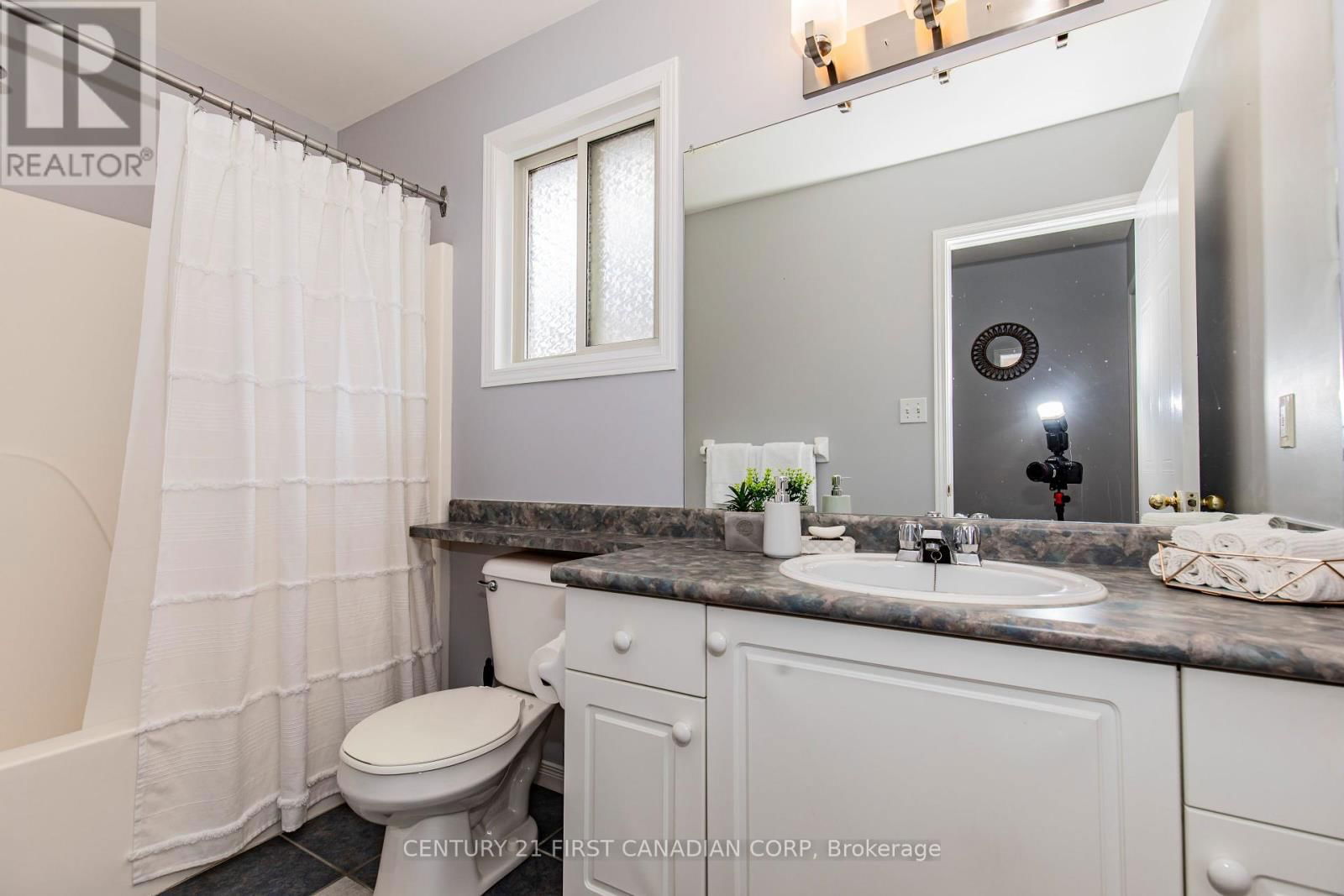 570 CUTHBERT CIRCLE Image 24