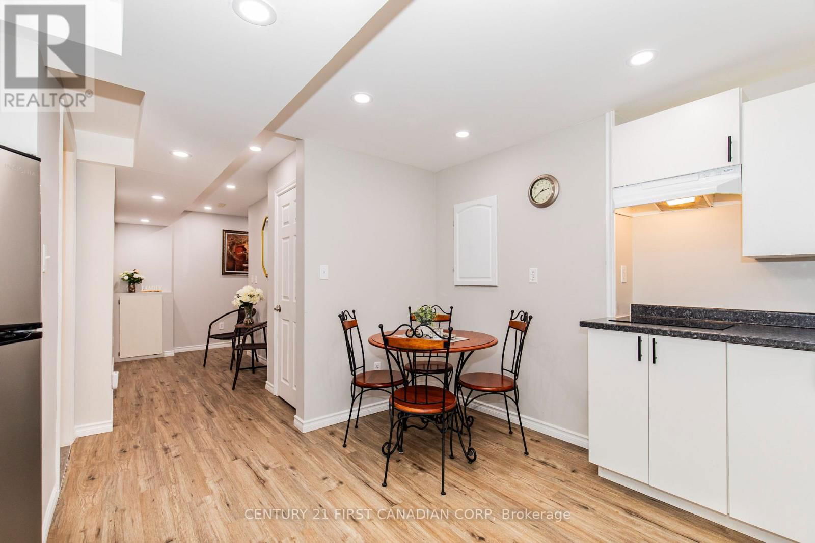 570 CUTHBERT CIRCLE Image 30