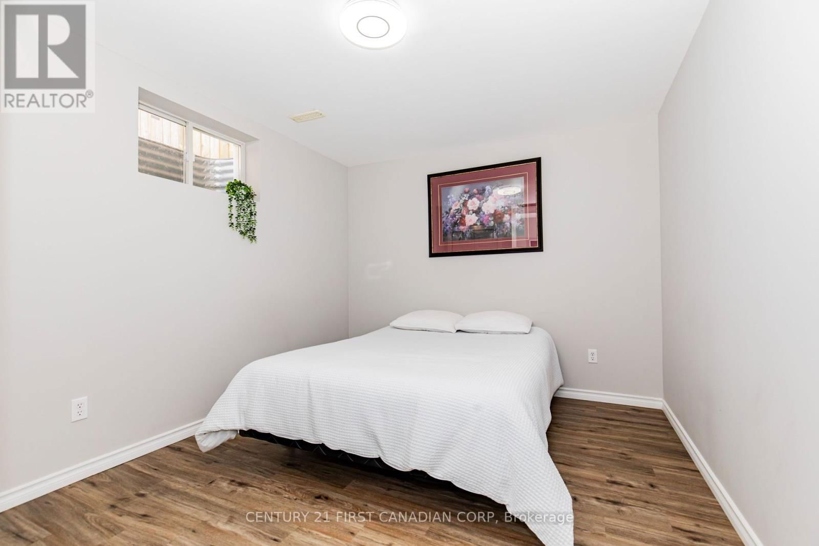 570 CUTHBERT CIRCLE Image 32