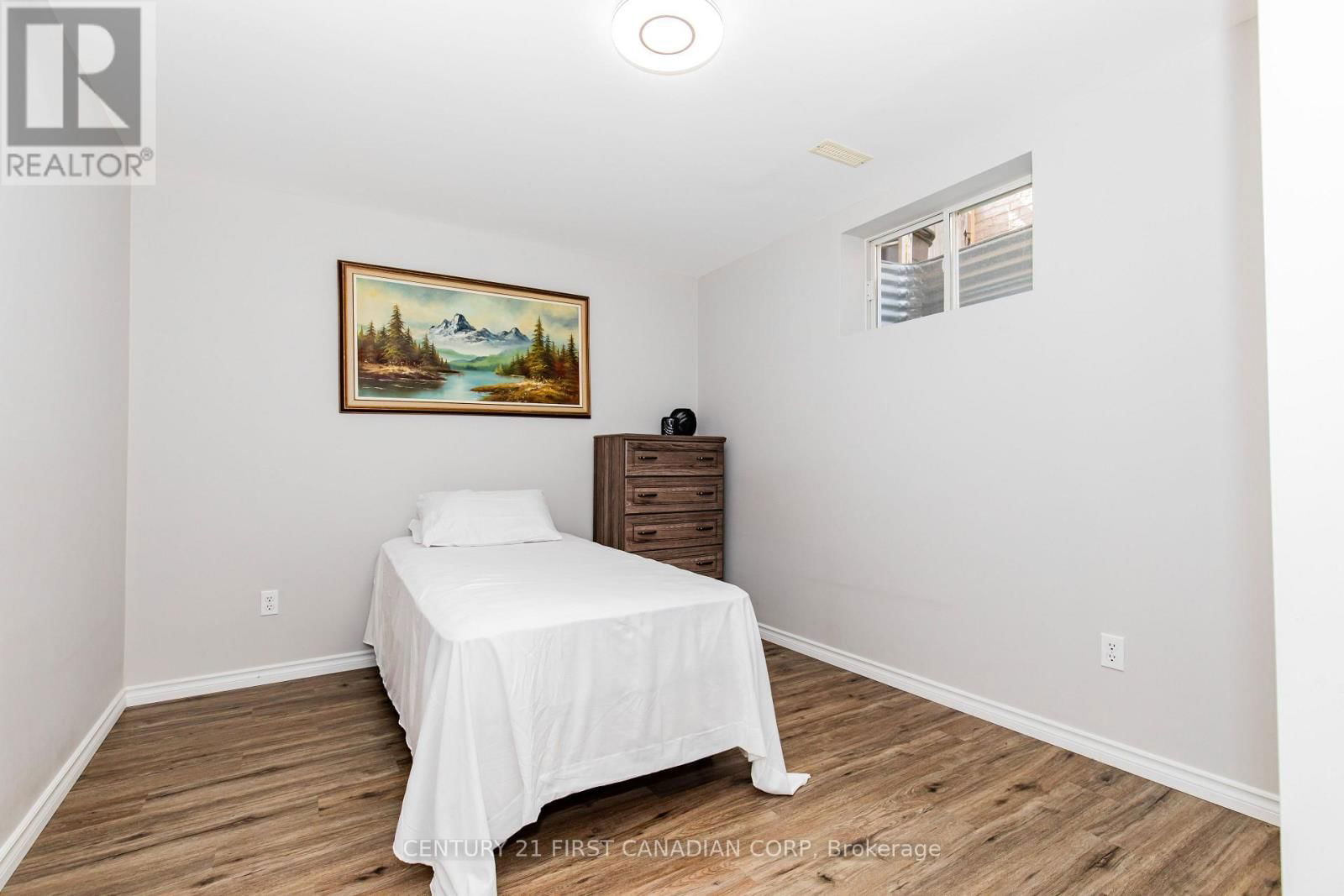570 CUTHBERT CIRCLE Image 33