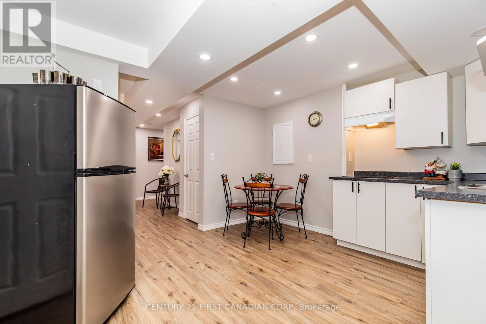 570 CUTHBERT CIRCLE Image 34