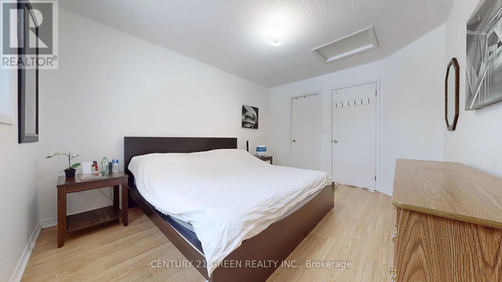 191 CARROLL CRESCENT Image 13