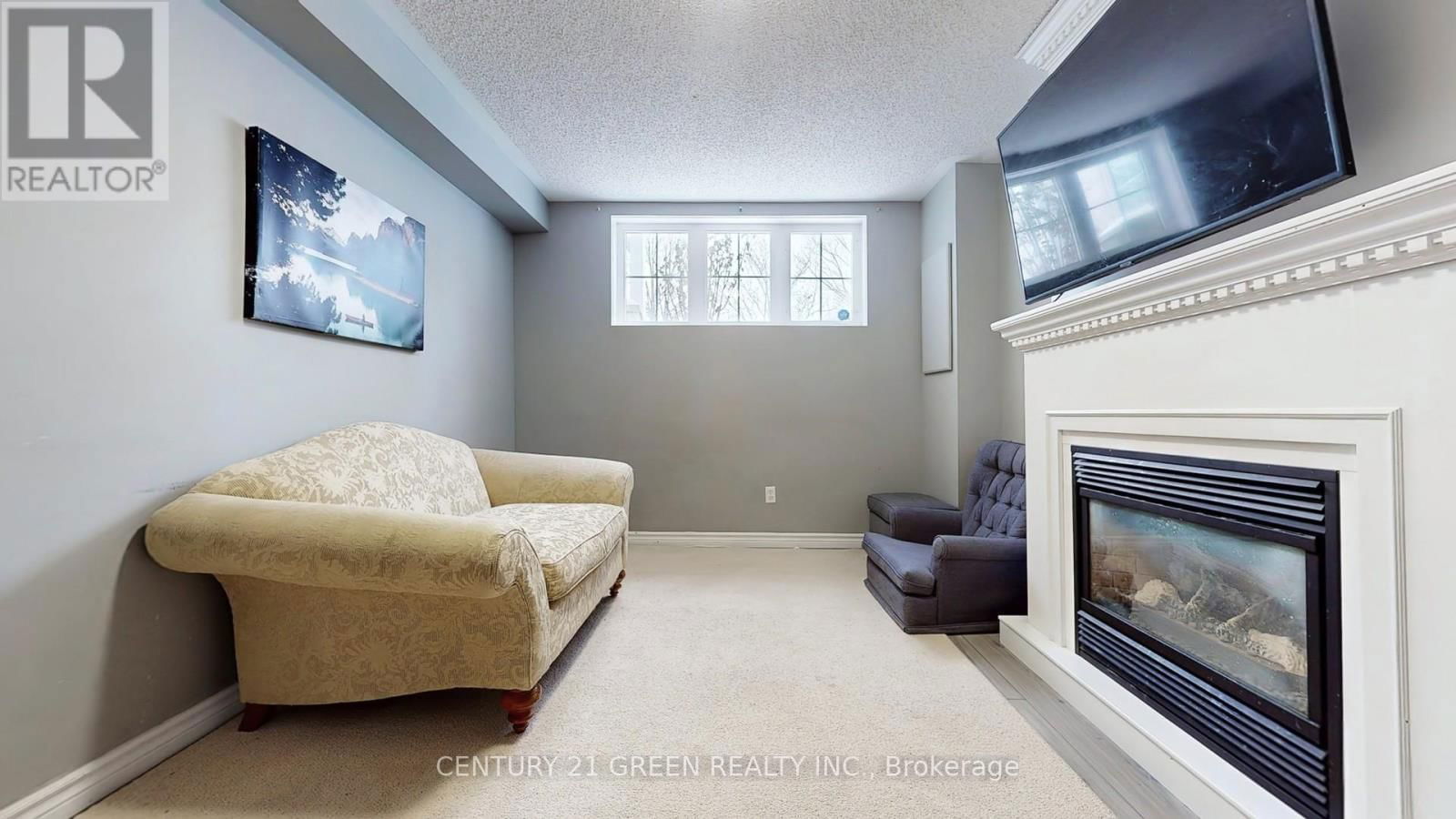 191 CARROLL CRESCENT Image 20