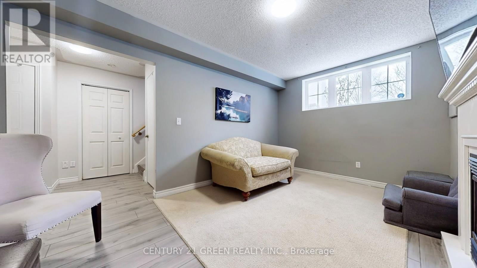 191 CARROLL CRESCENT Image 21