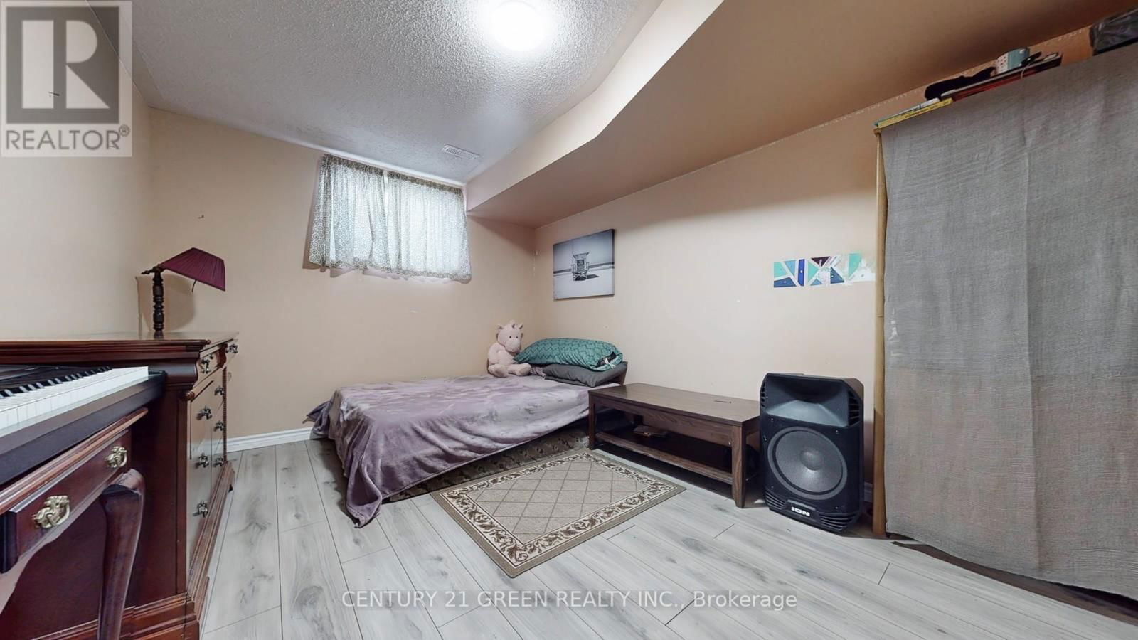 191 CARROLL CRESCENT Image 24