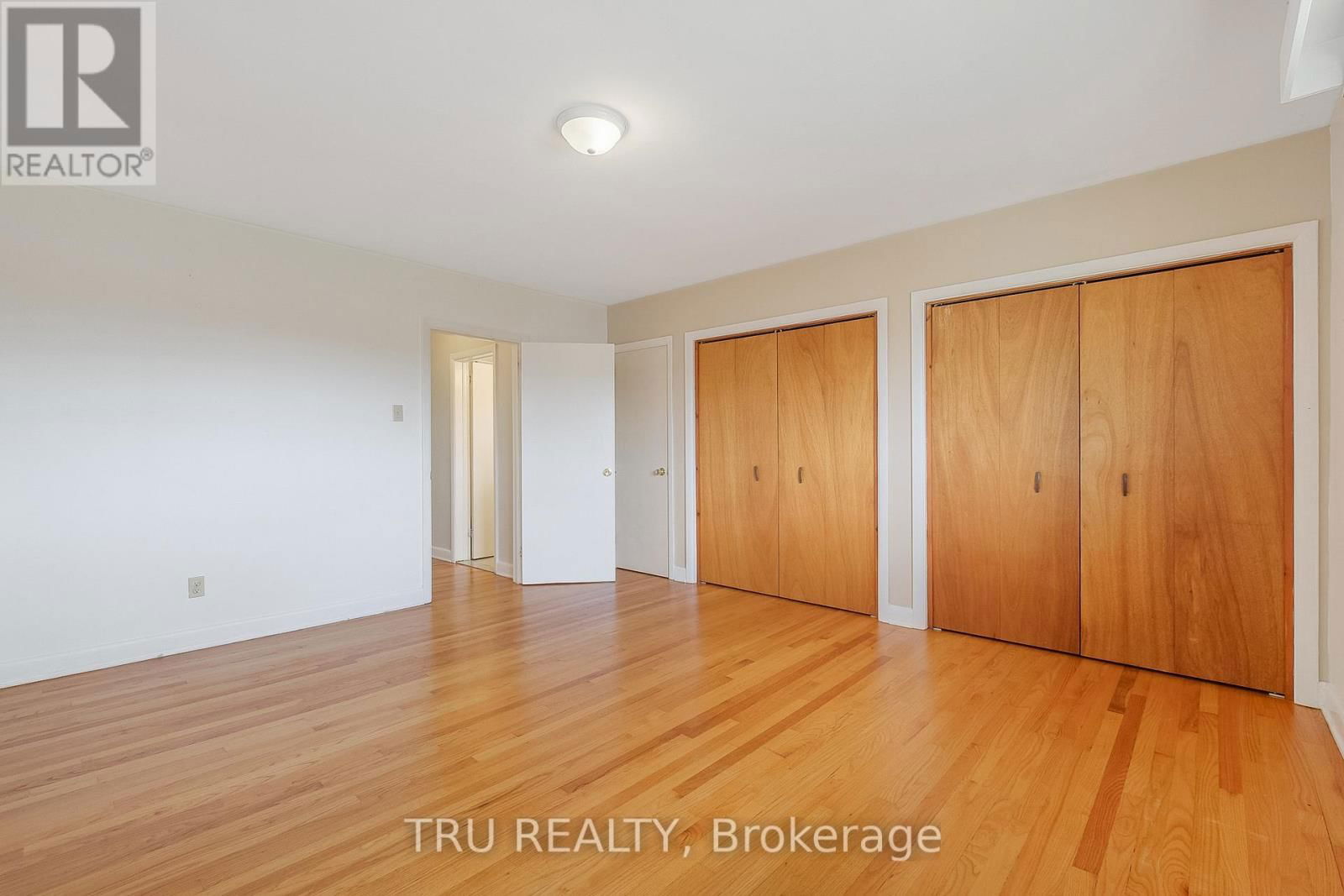 1006 RIDDELL AVENUE SOUTH Image 15