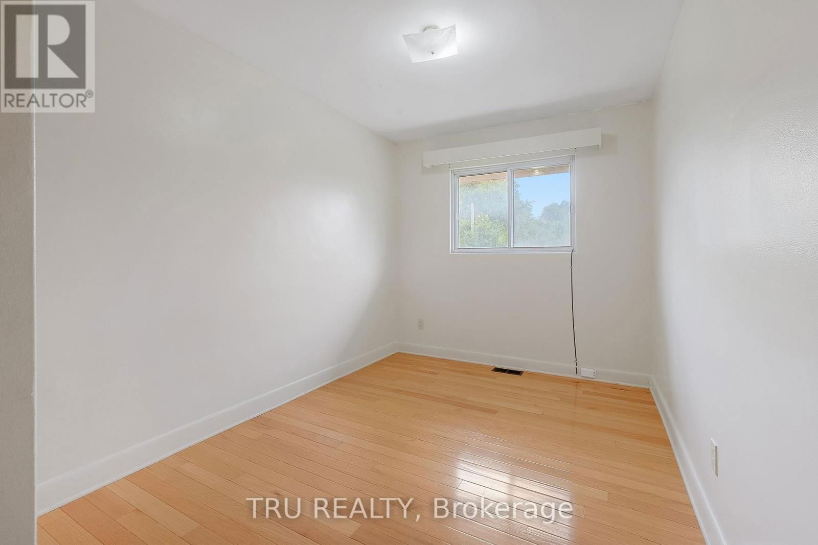 1006 RIDDELL AVENUE SOUTH Image 18
