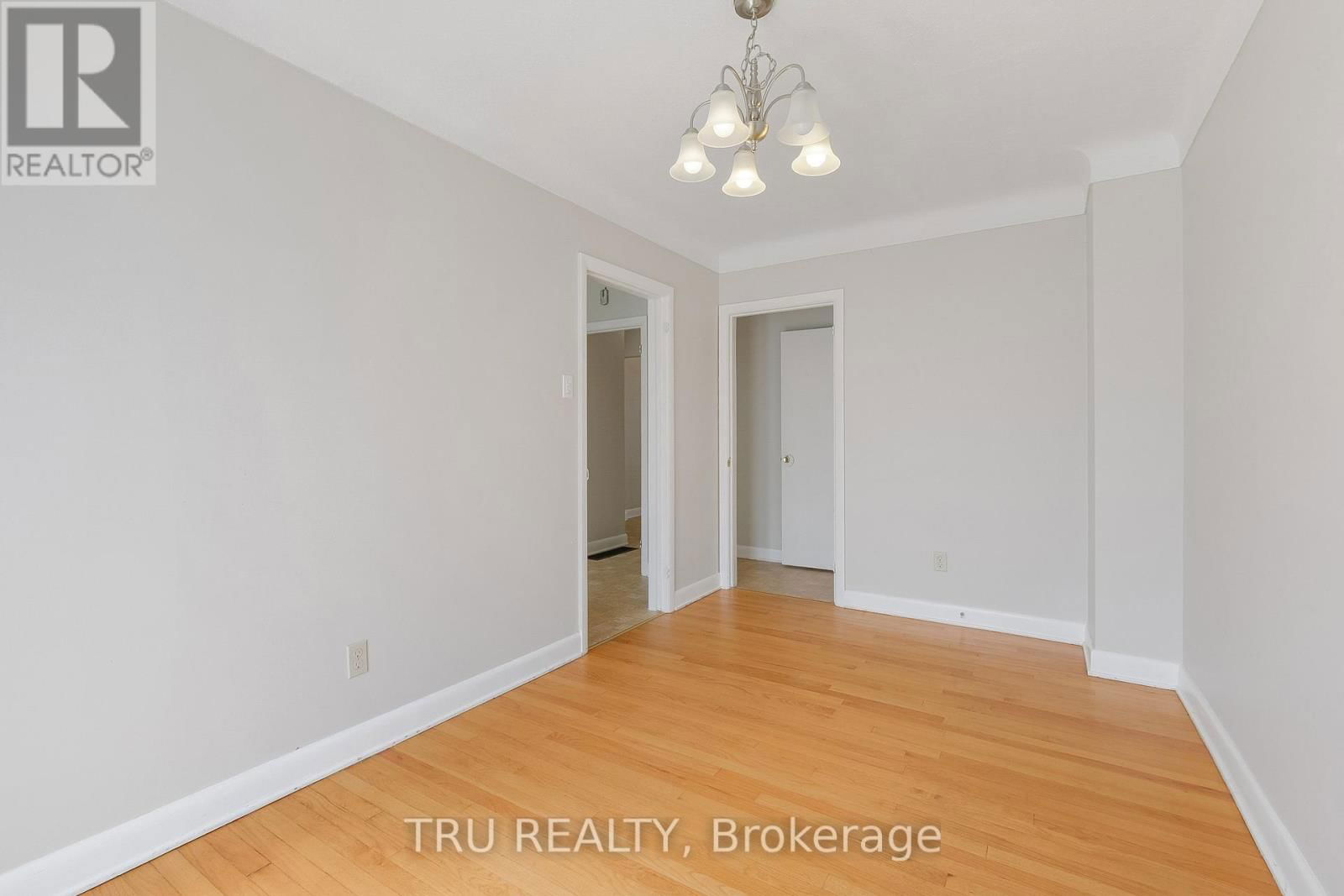 1006 RIDDELL AVENUE SOUTH Image 20