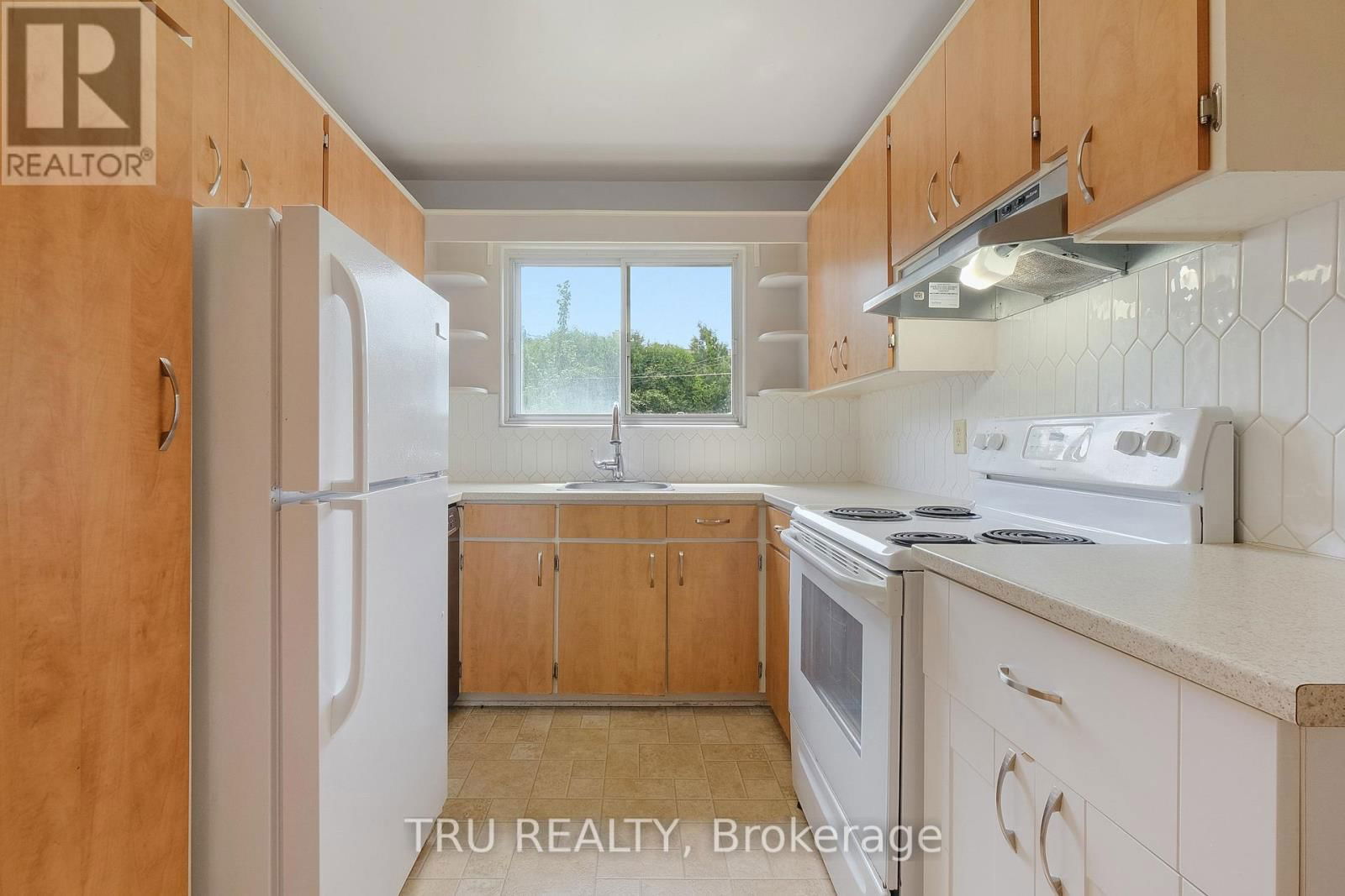 1006 RIDDELL AVENUE SOUTH Image 9