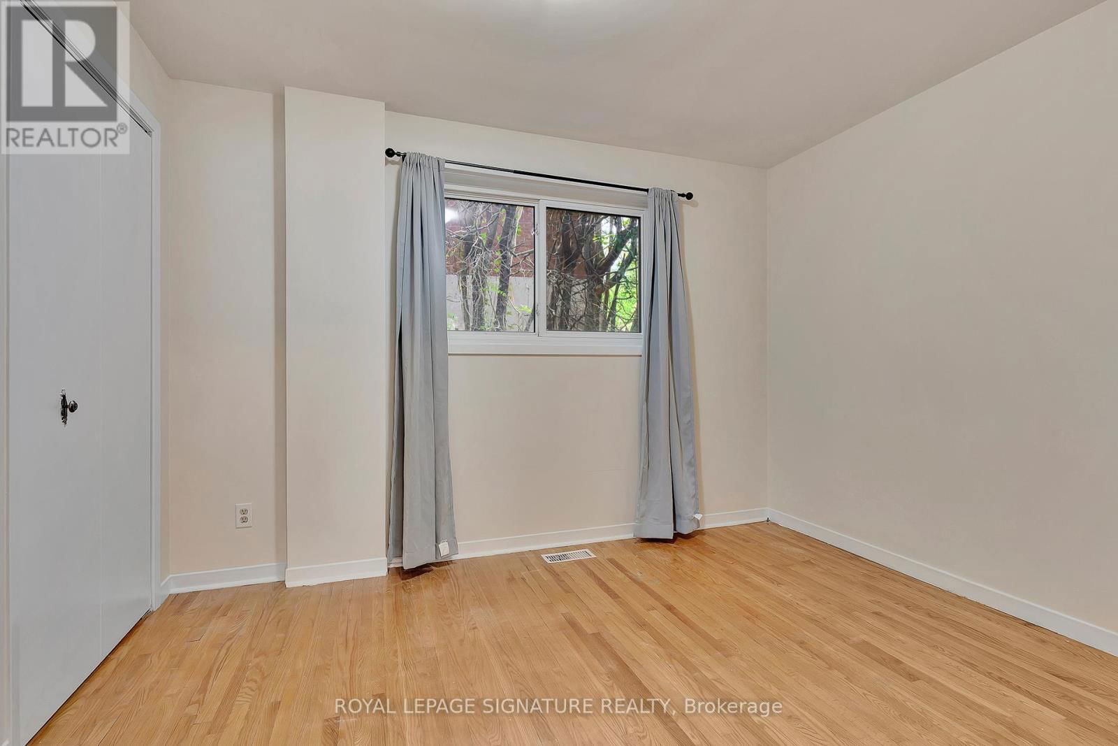 186 CEDARBRAE AVENUE Image 25