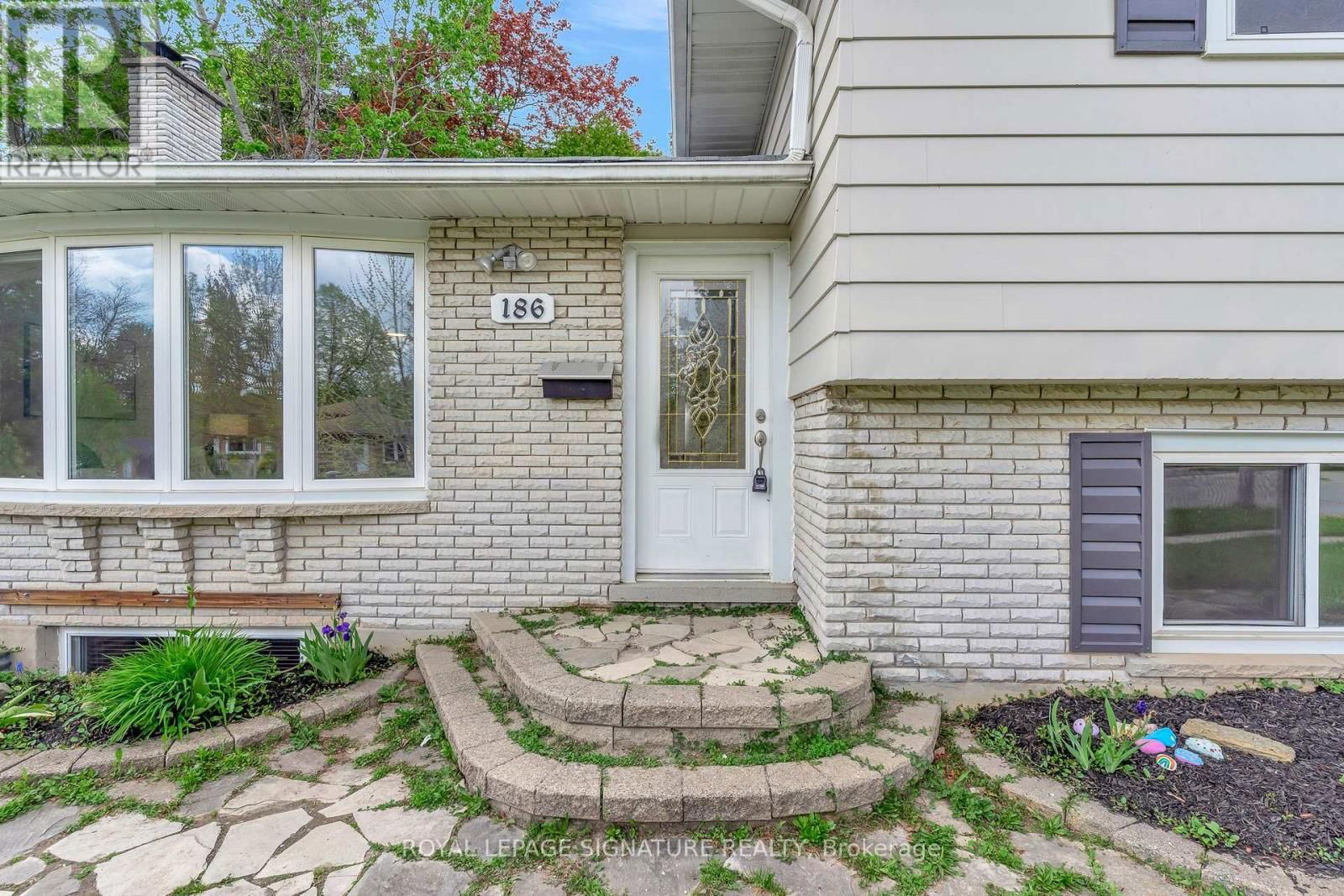 186 CEDARBRAE AVENUE Image 5