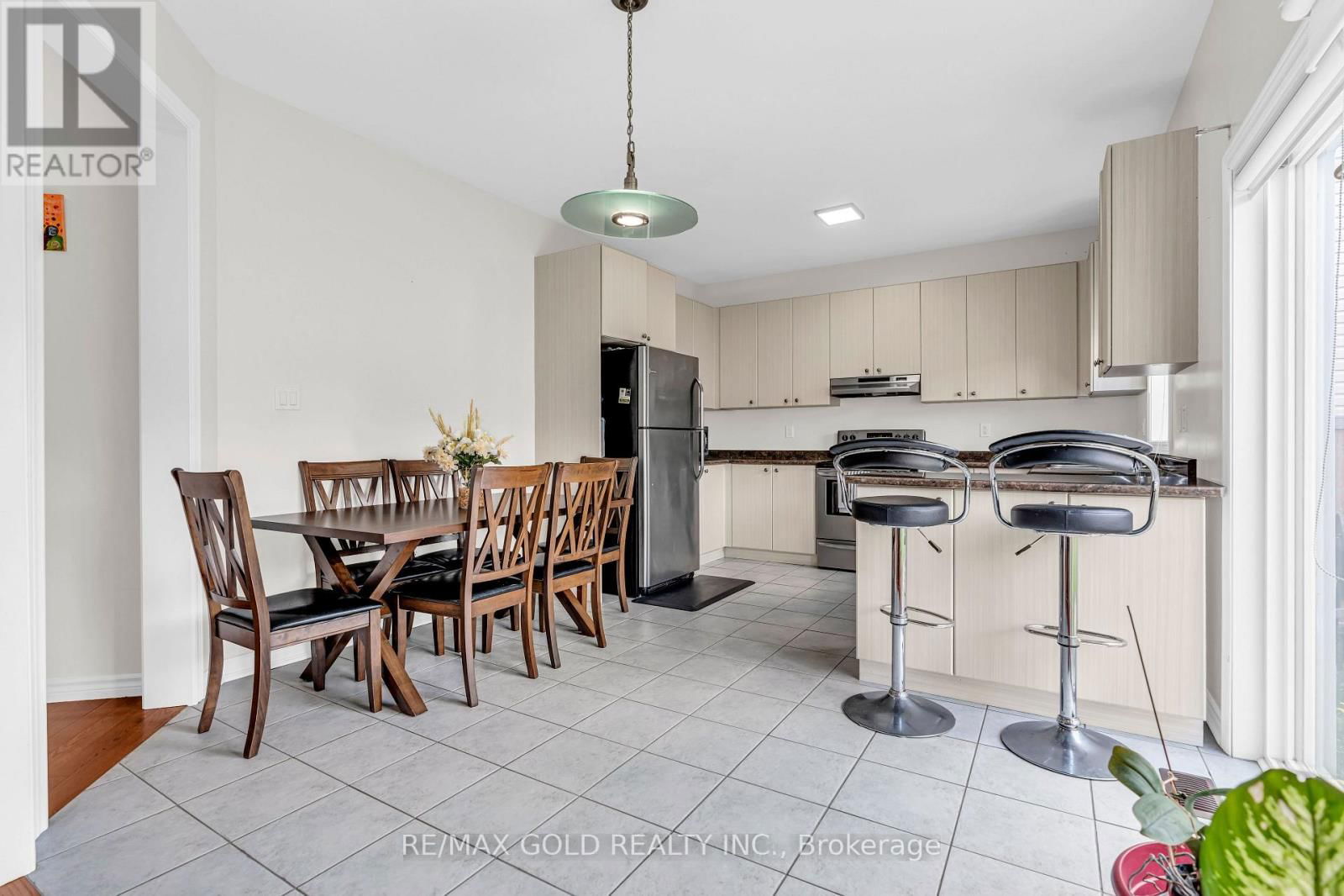 441 TANSLEY STREET Image 10
