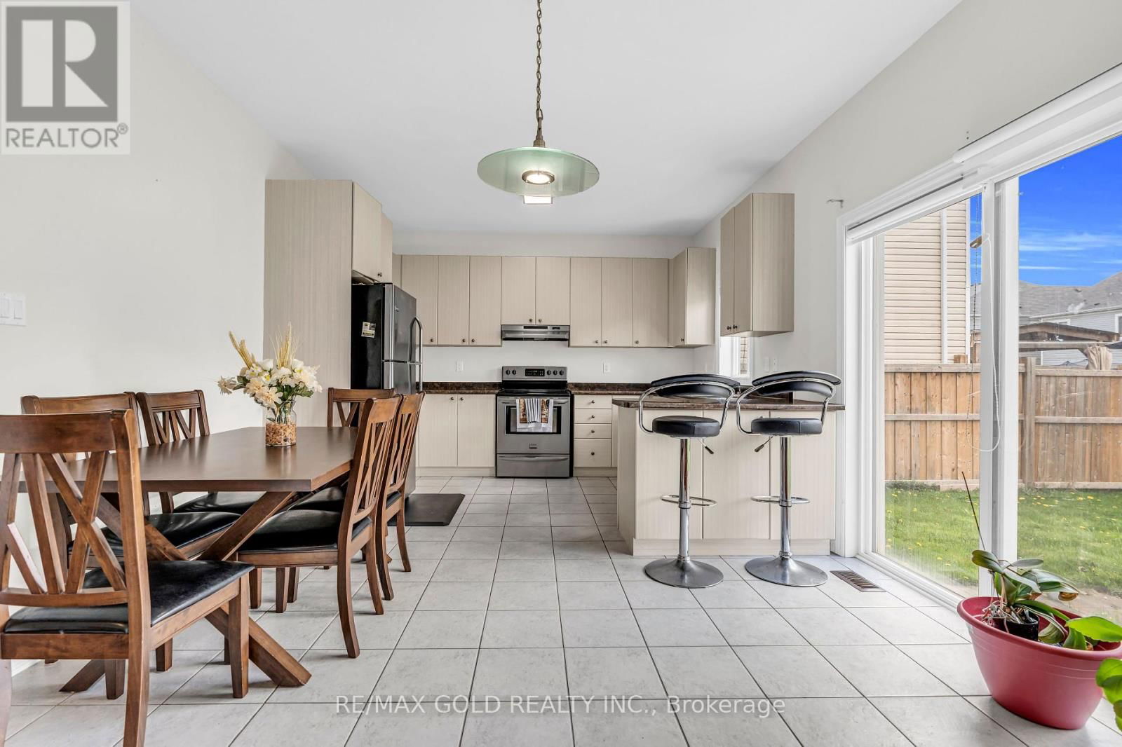 441 TANSLEY STREET Image 11