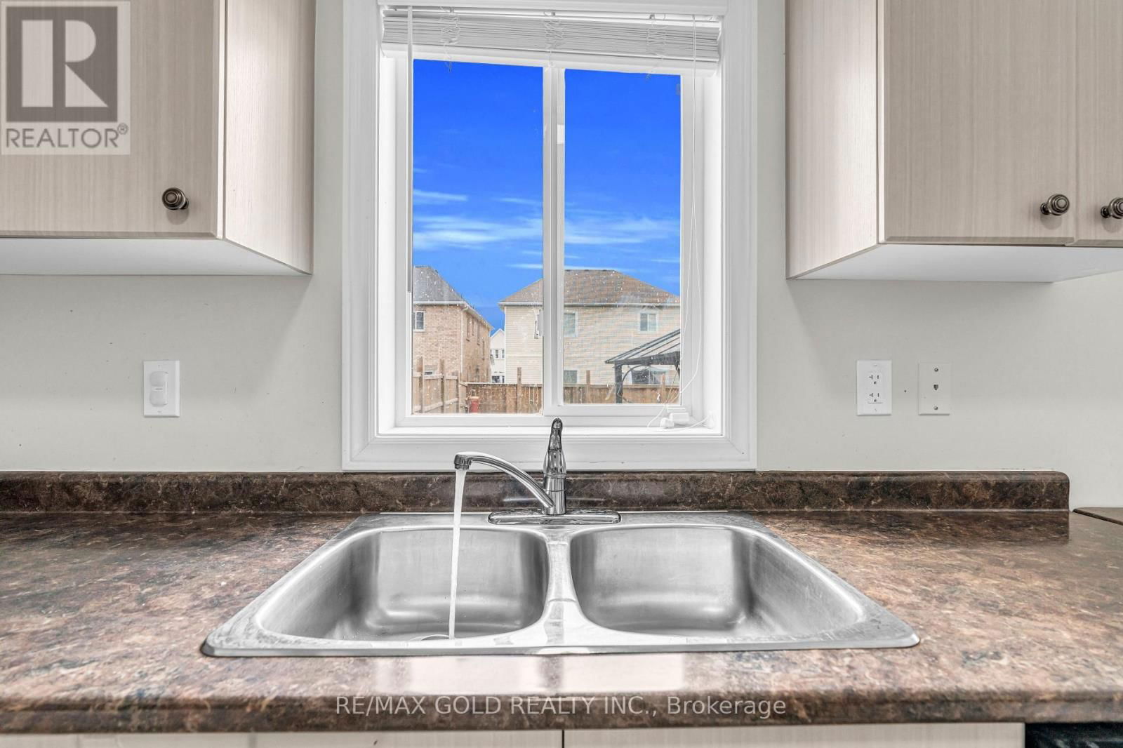 441 TANSLEY STREET Image 14