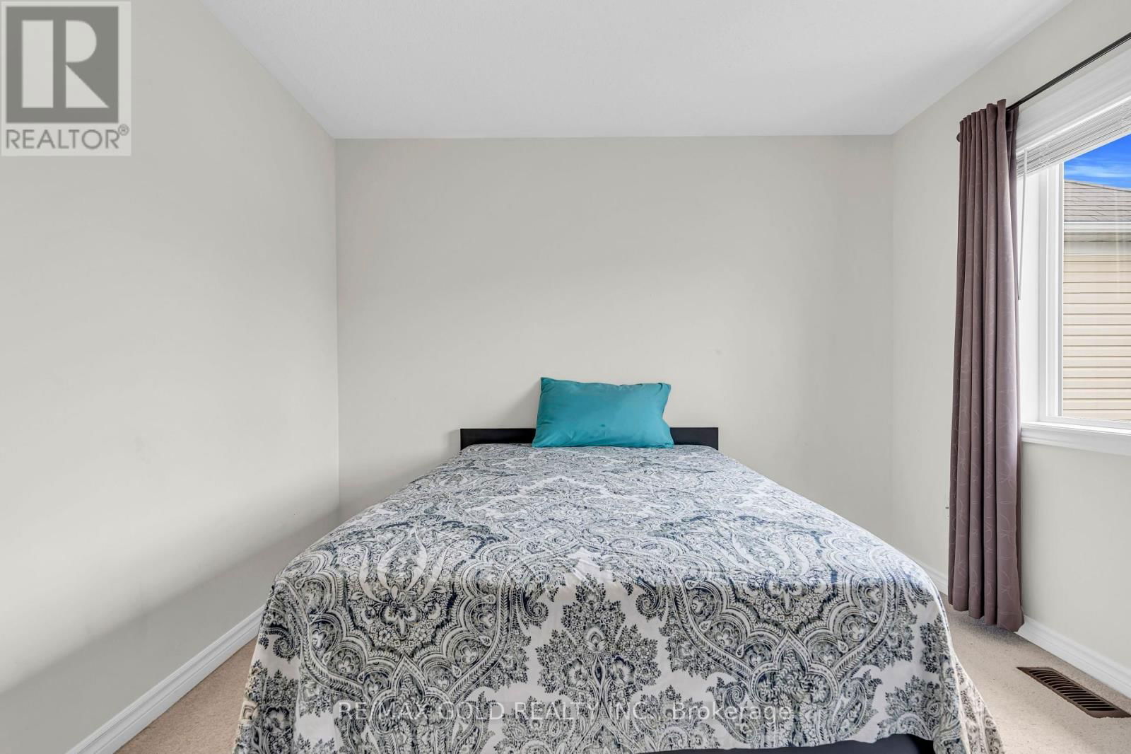 441 TANSLEY STREET Image 24