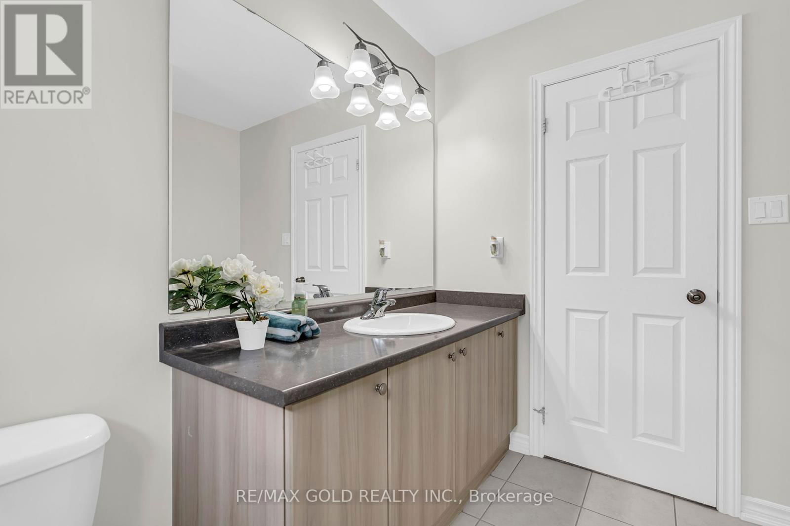 441 TANSLEY STREET Image 25