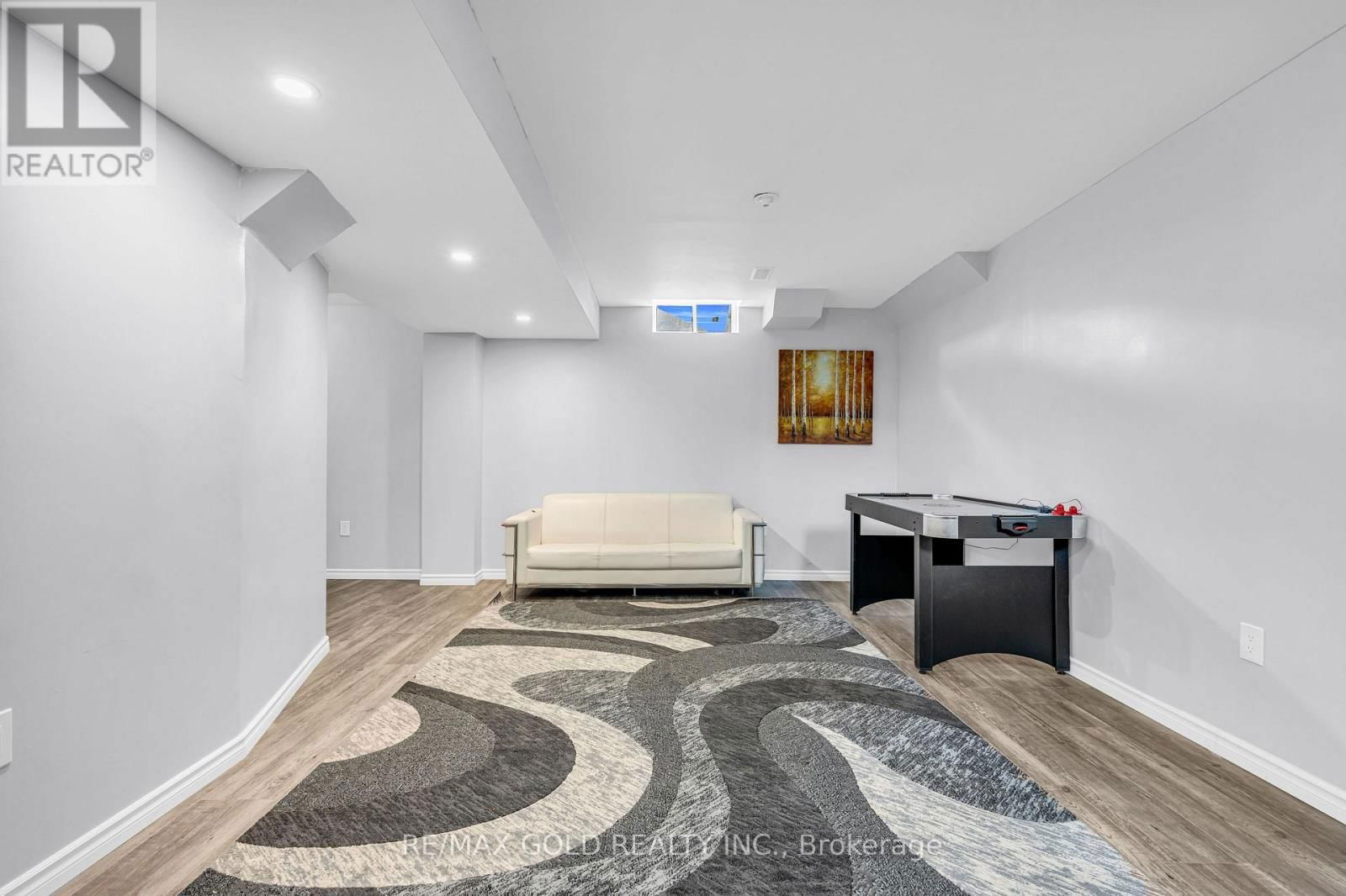 441 TANSLEY STREET Image 30