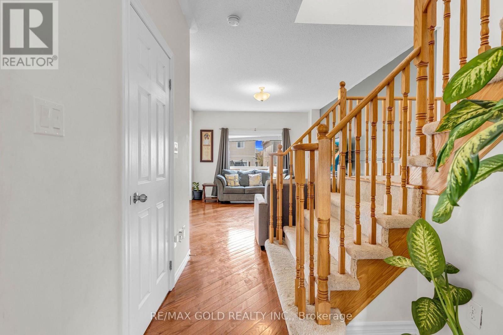 441 TANSLEY STREET Image 5