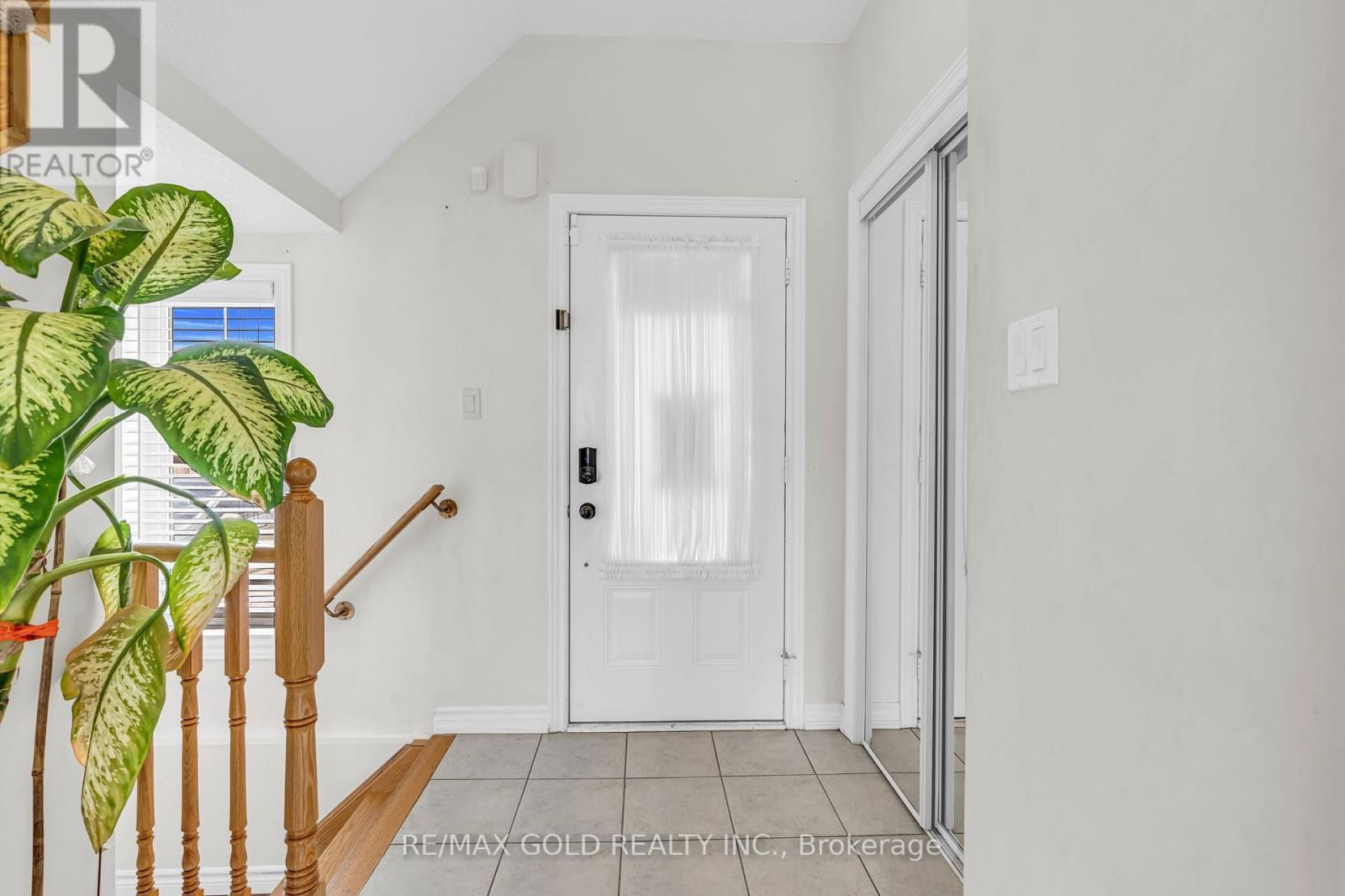 441 TANSLEY STREET Image 6