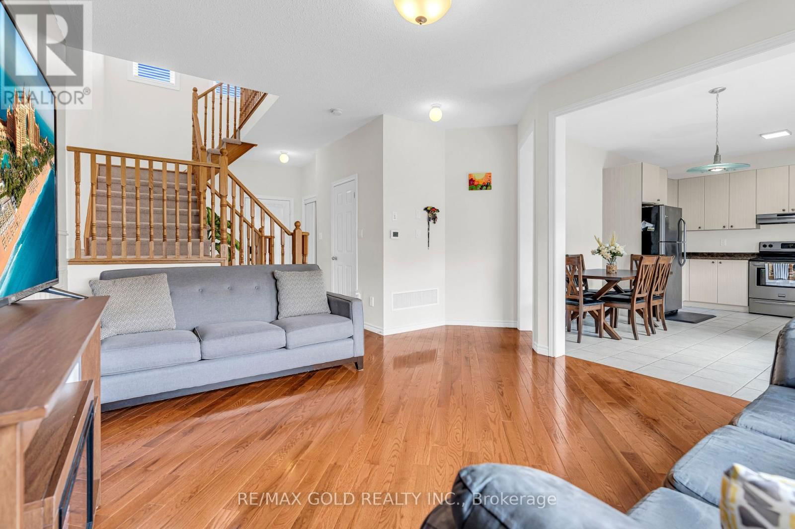 441 TANSLEY STREET Image 9
