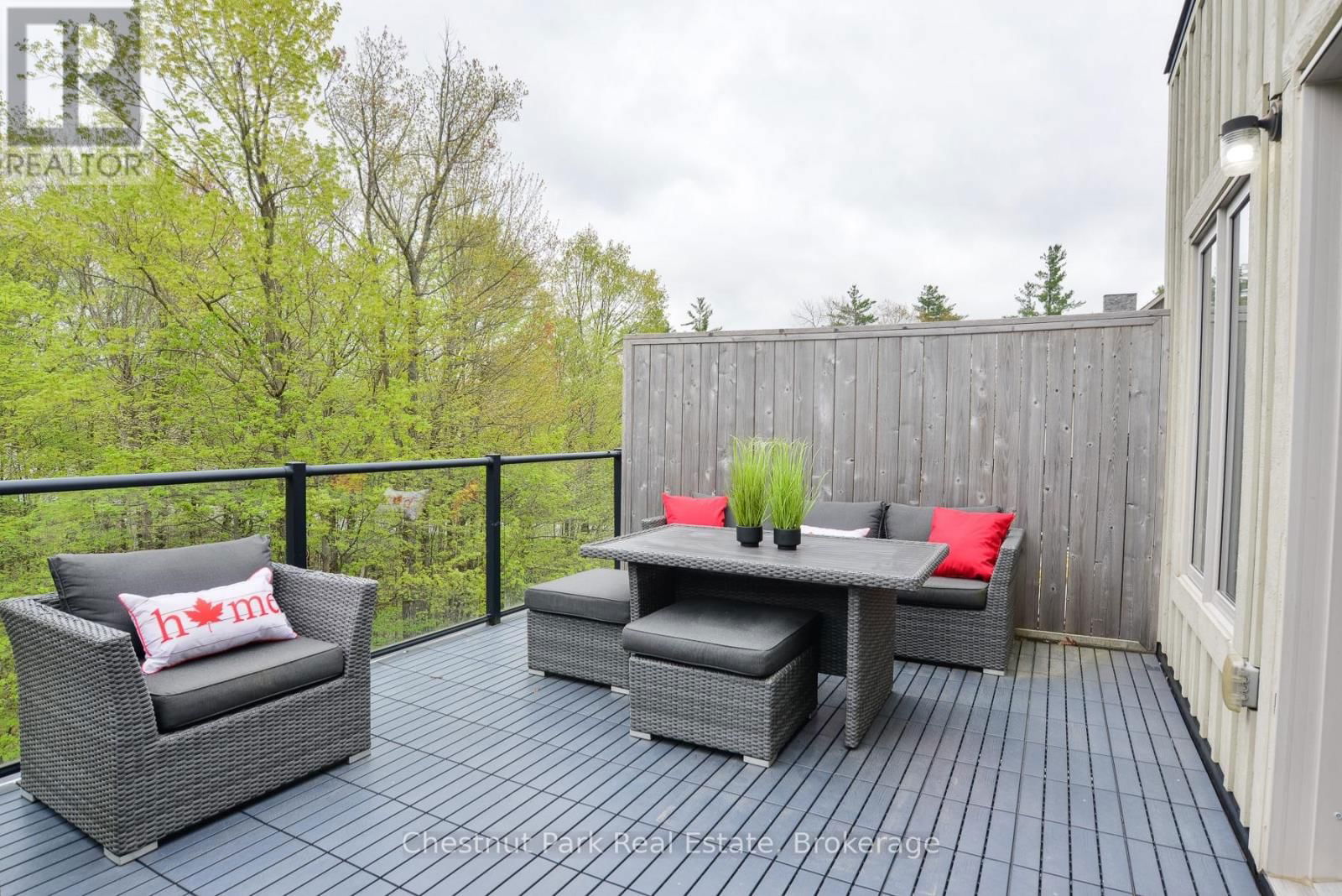 55 ROCKMOUNT CRESCENT Image 16