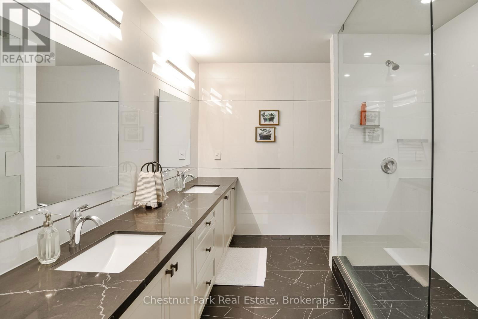 55 ROCKMOUNT CRESCENT Image 22