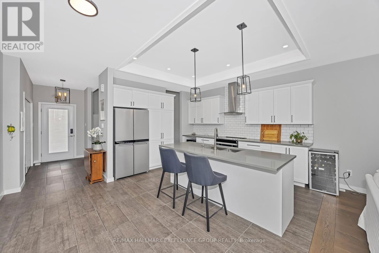 628 COBALT STREET Image 11