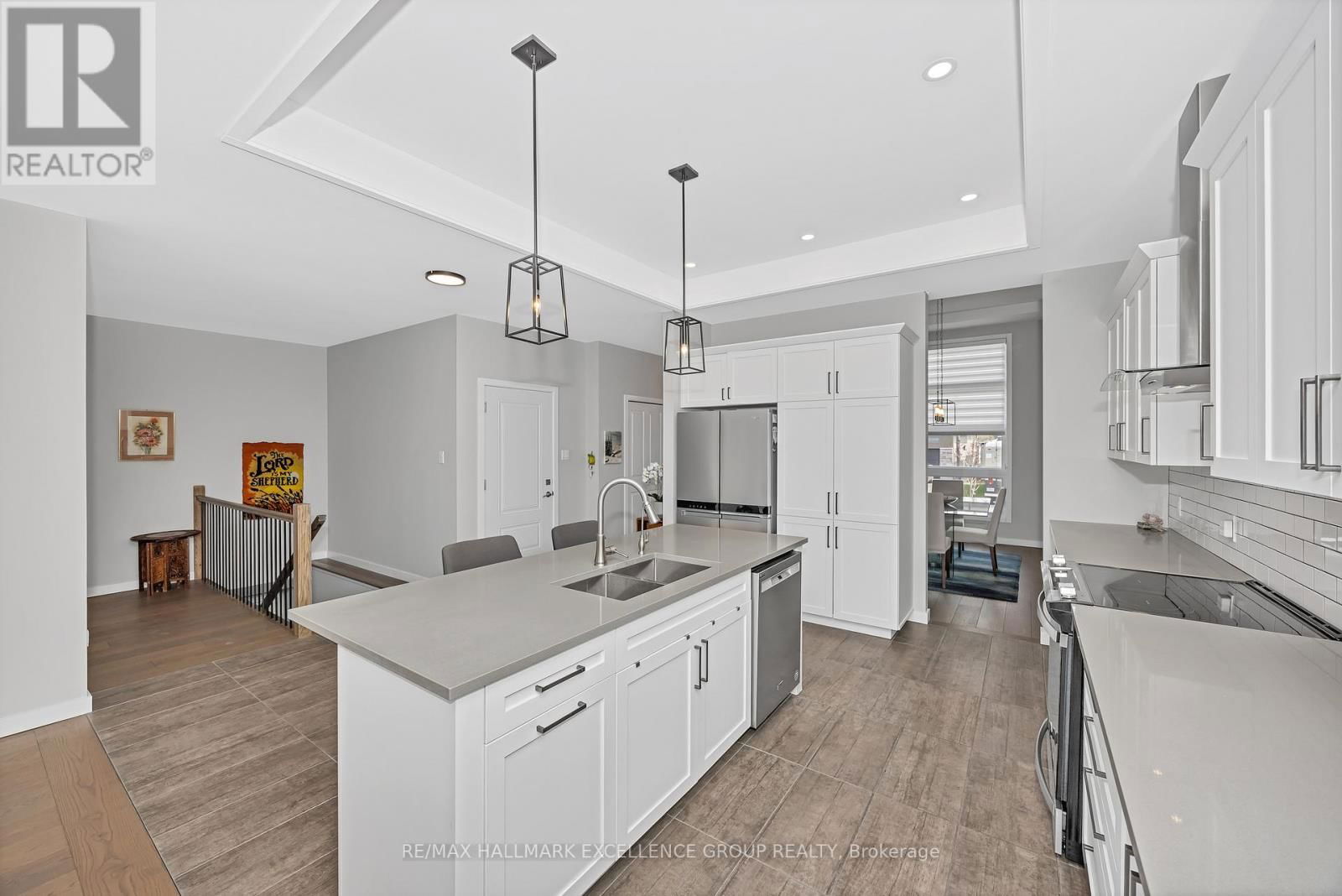 628 COBALT STREET Image 12