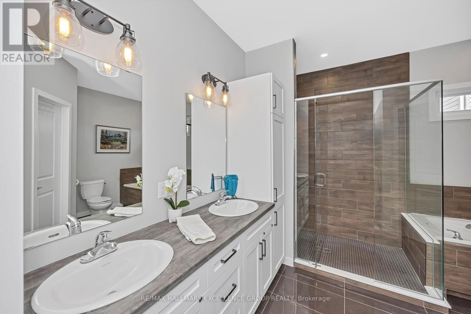 628 COBALT STREET Image 18