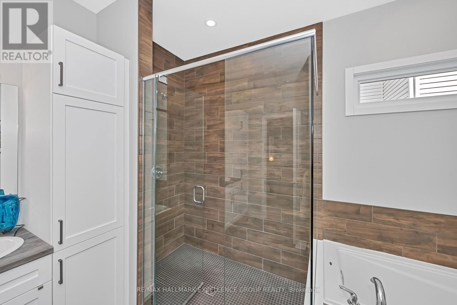 628 COBALT STREET Image 20
