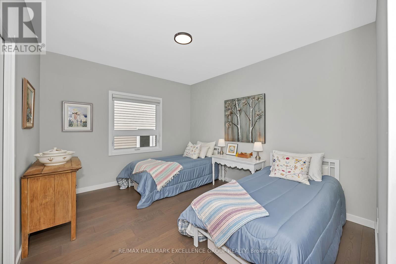 628 COBALT STREET Image 23