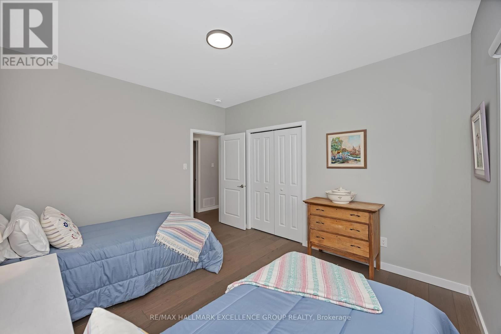 628 COBALT STREET Image 24