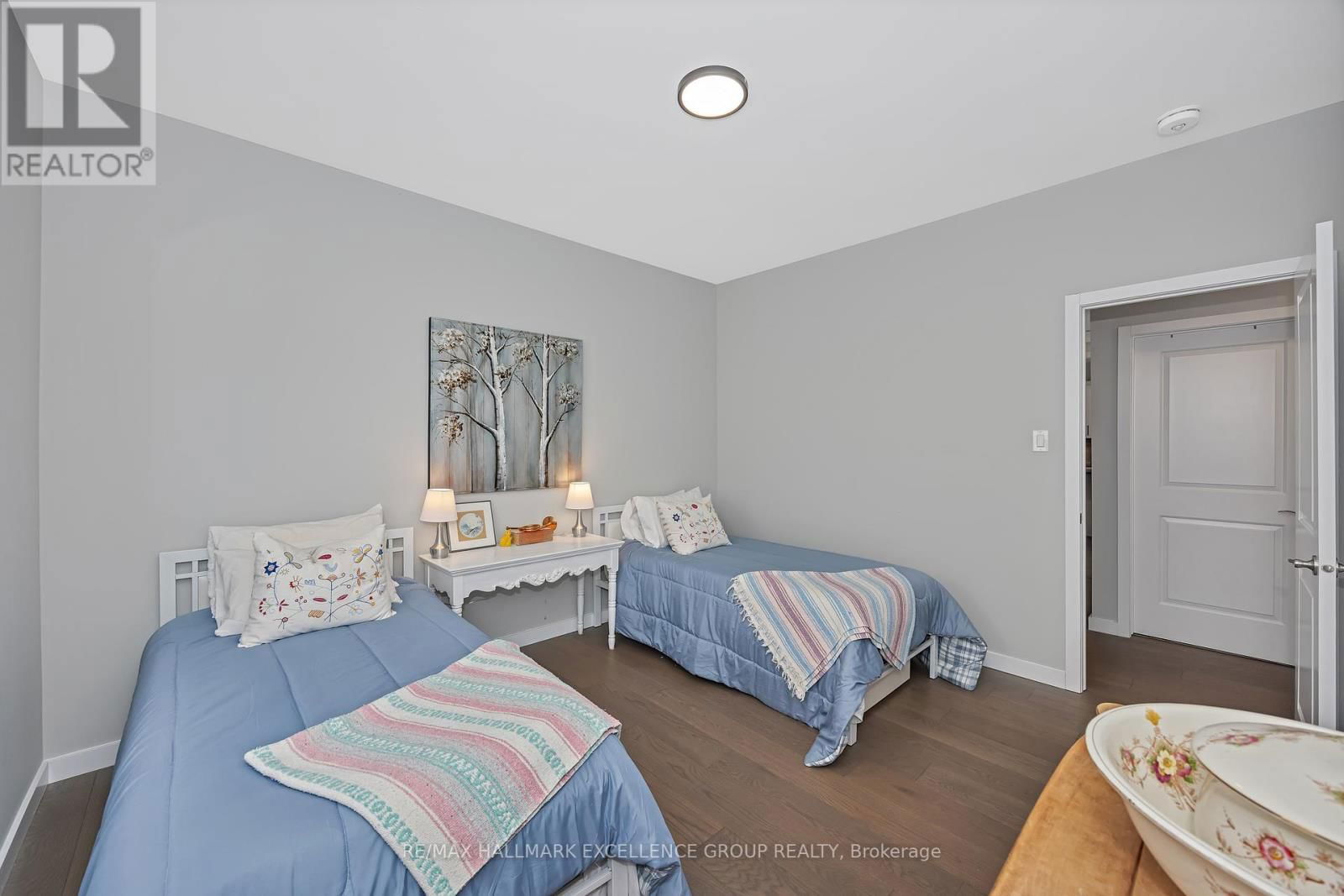 628 COBALT STREET Image 25