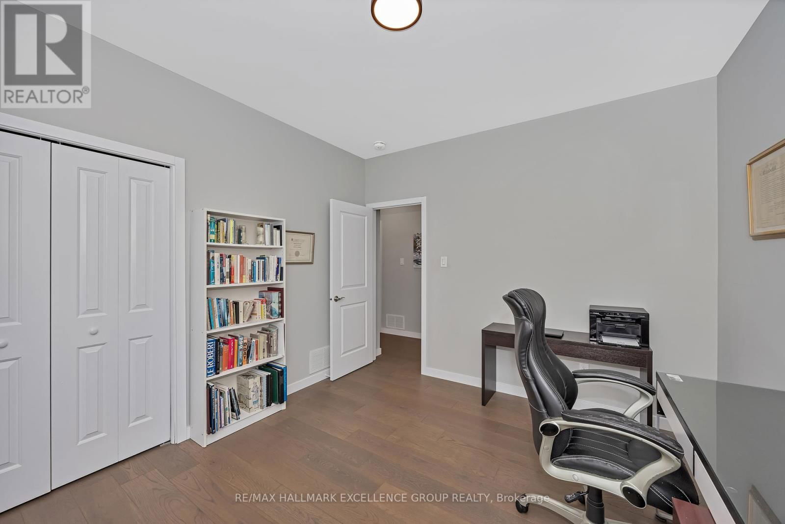 628 COBALT STREET Image 27