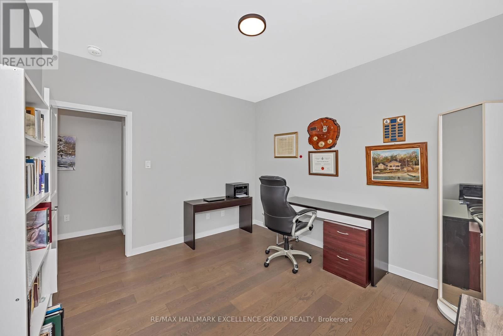 628 COBALT STREET Image 28