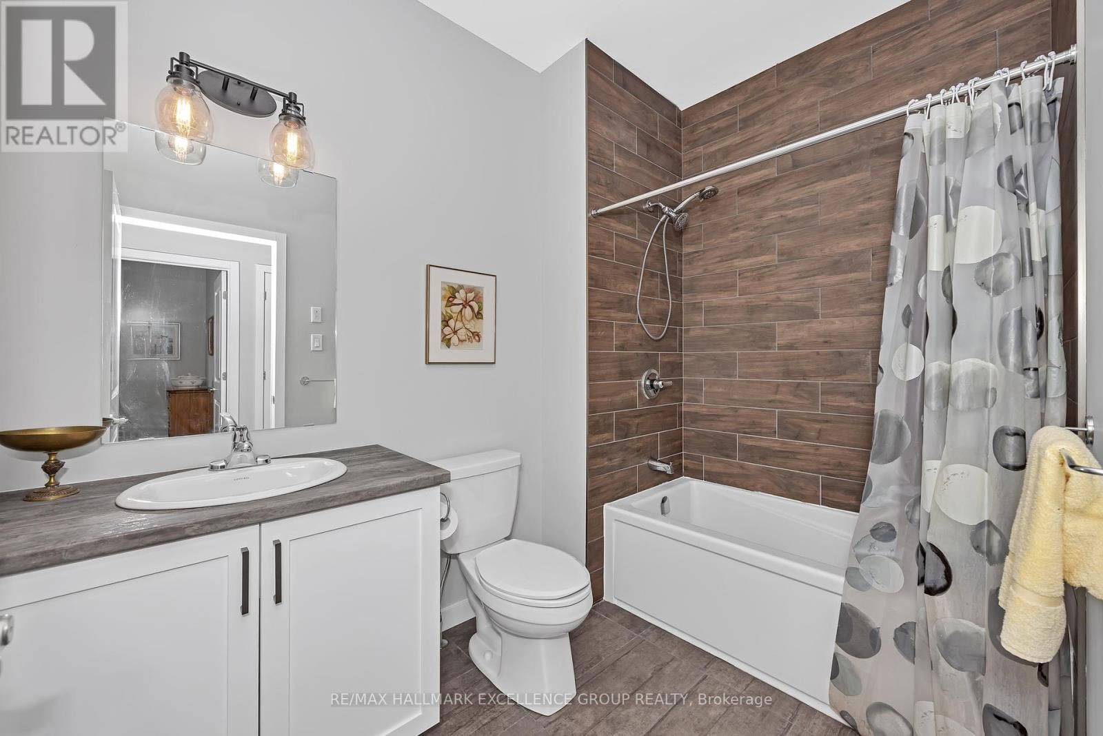 628 COBALT STREET Image 29