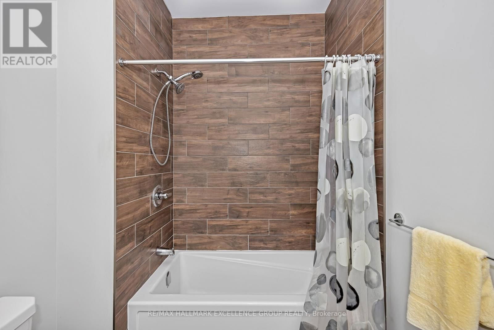 628 COBALT STREET Image 30
