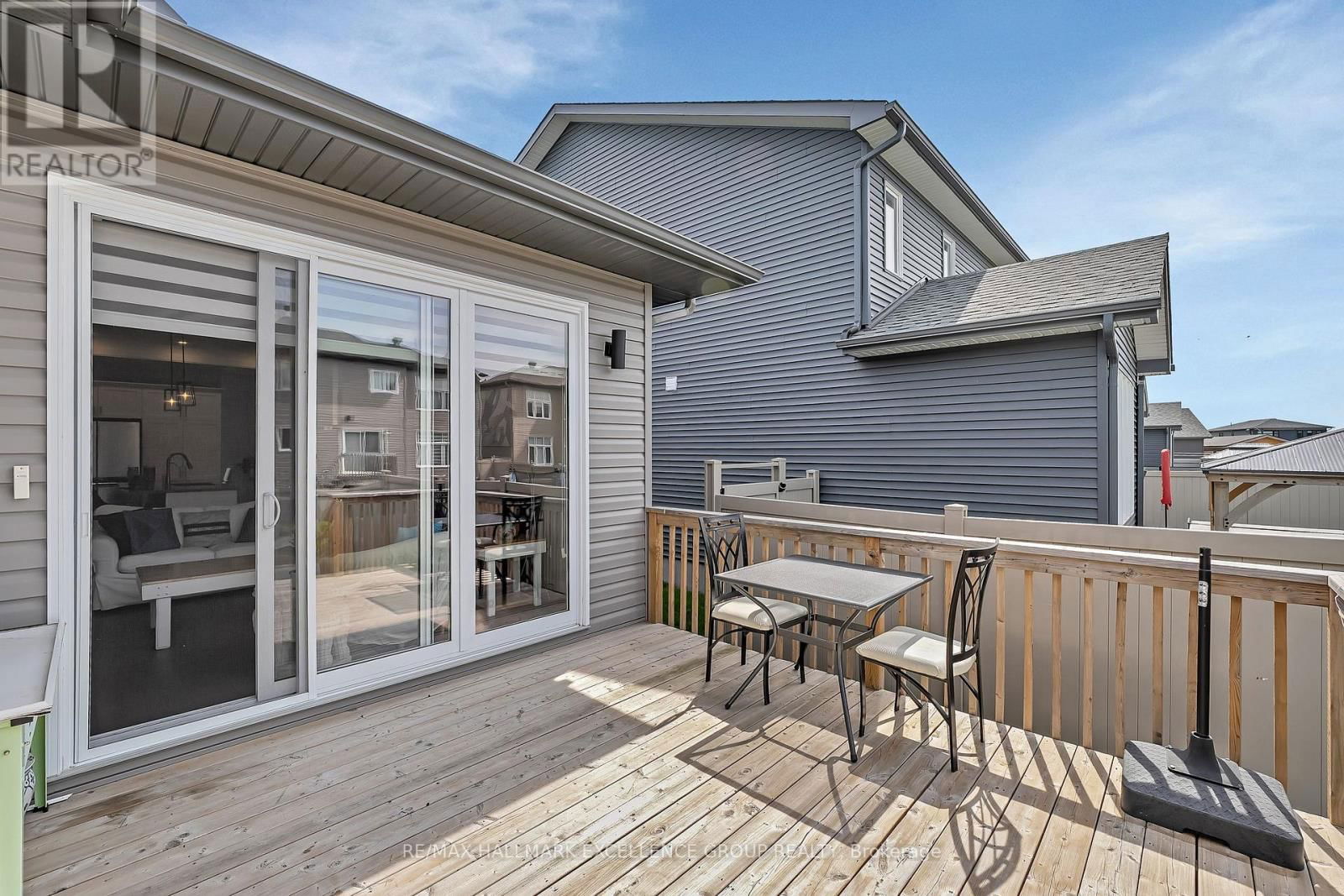 628 COBALT STREET Image 37