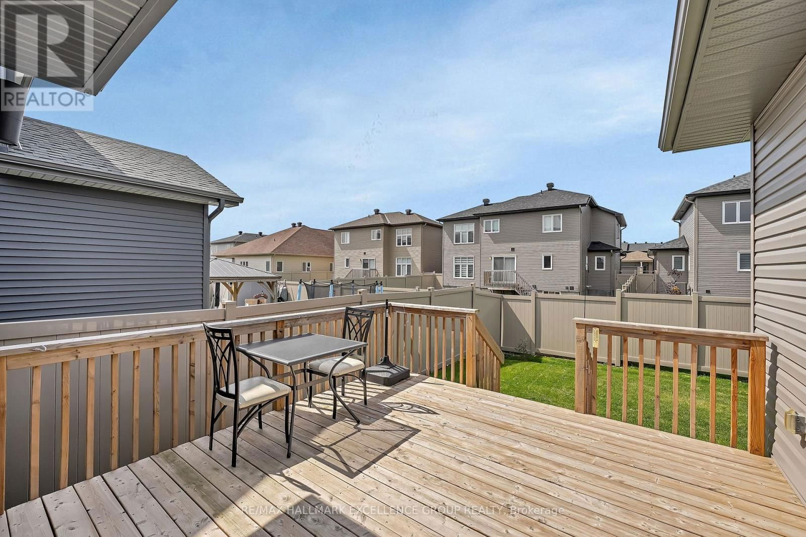 628 COBALT STREET Image 38