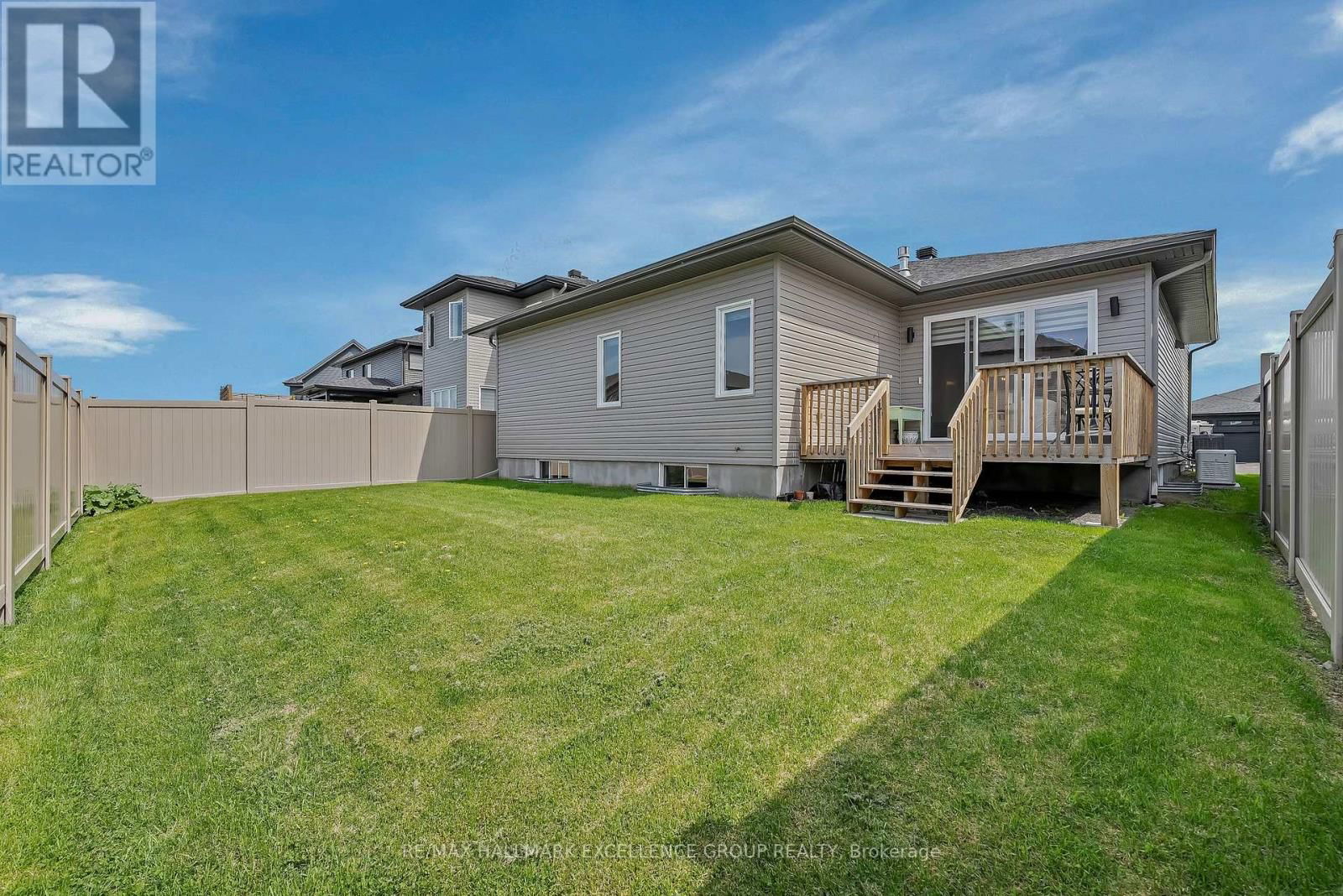 628 COBALT STREET Image 40