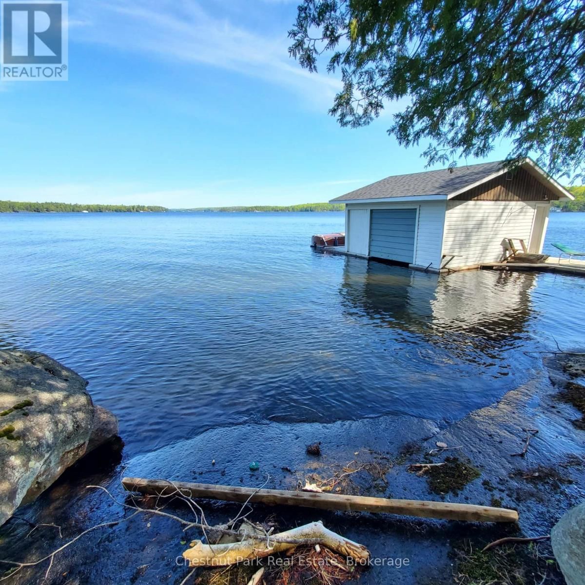 76 TOBIN ISLAND Image 10
