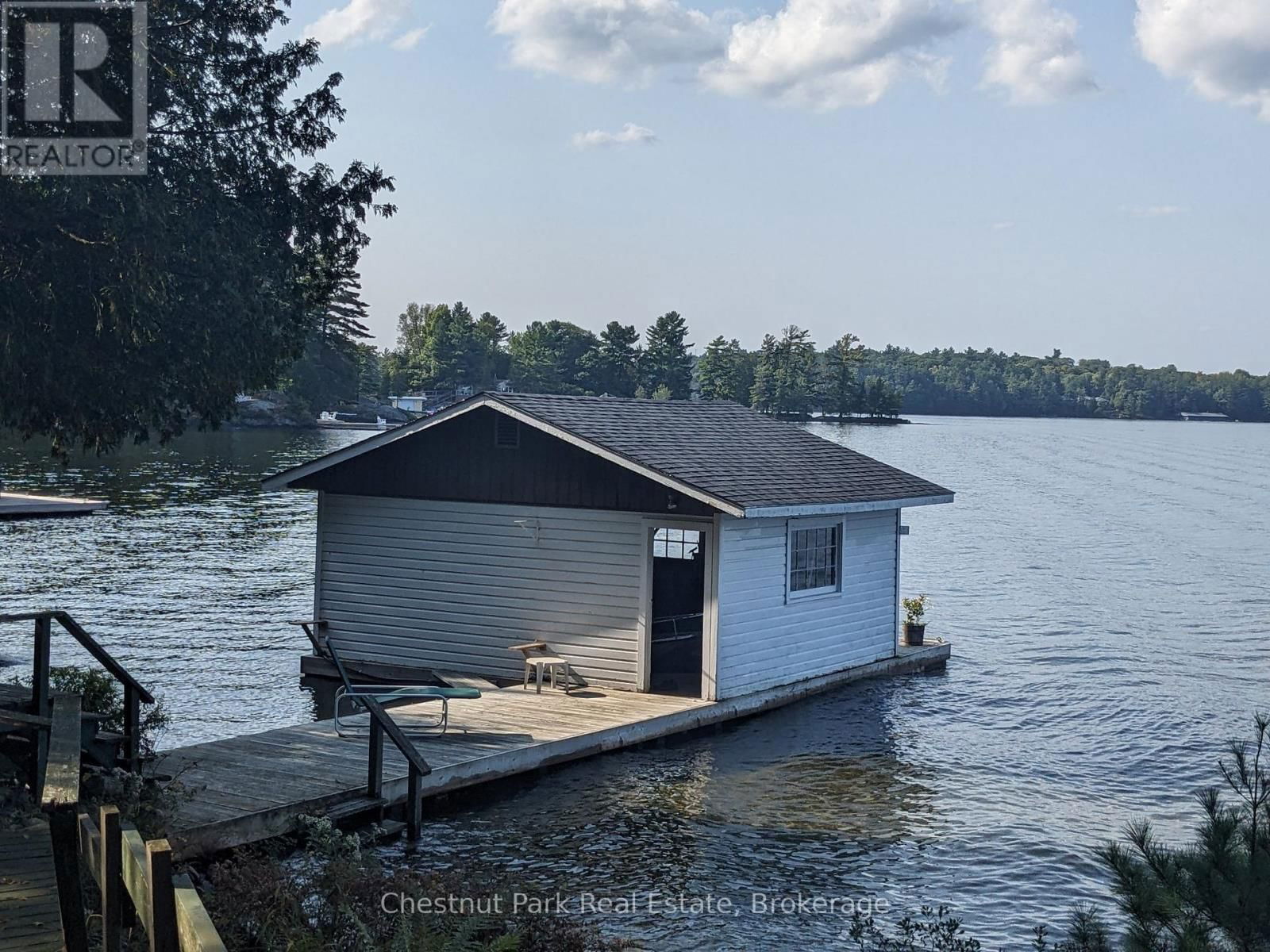 76 TOBIN ISLAND Image 7