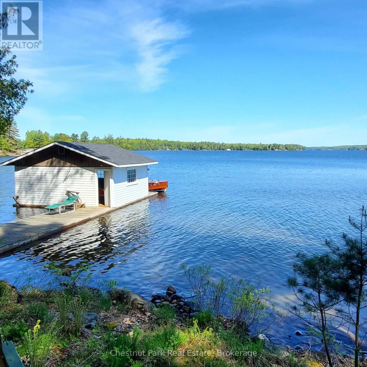 76 TOBIN ISLAND Image 9