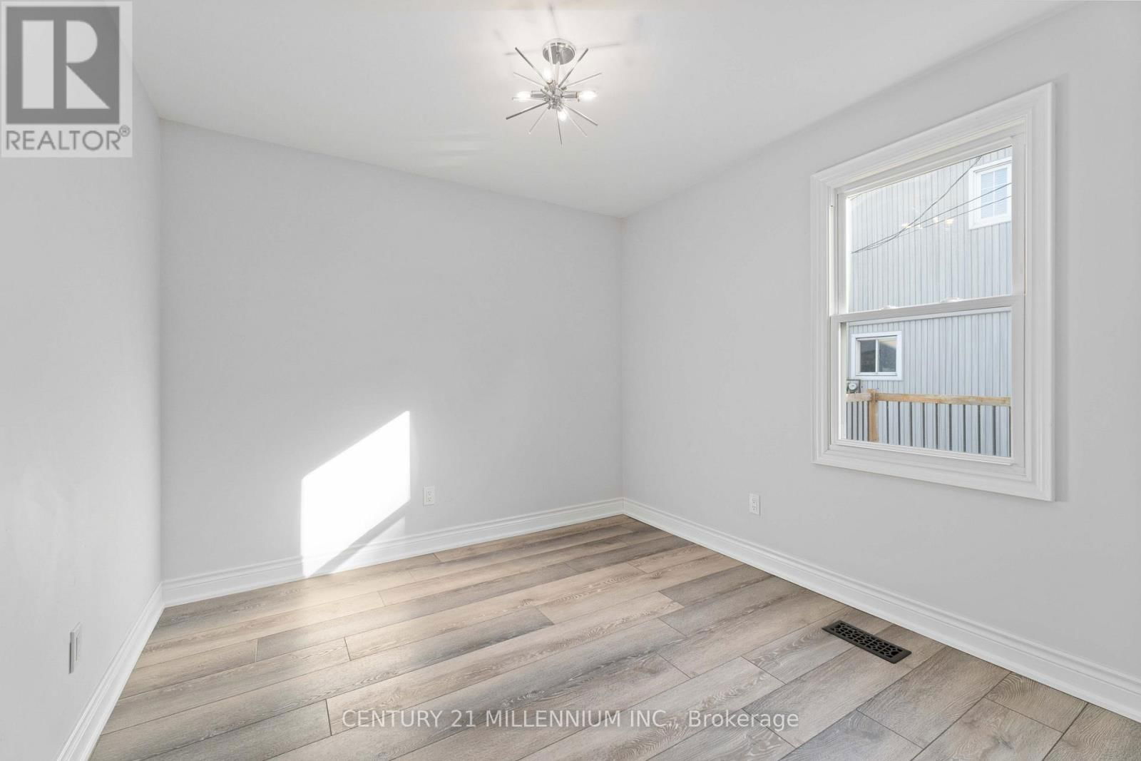 599 BEACH BOULEVARD Image 10
