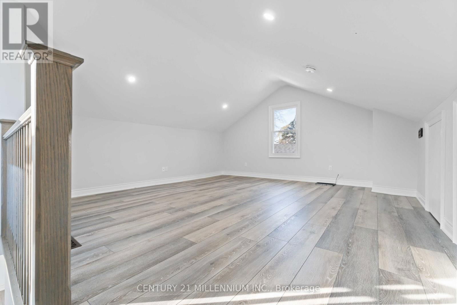 599 BEACH BOULEVARD Image 14