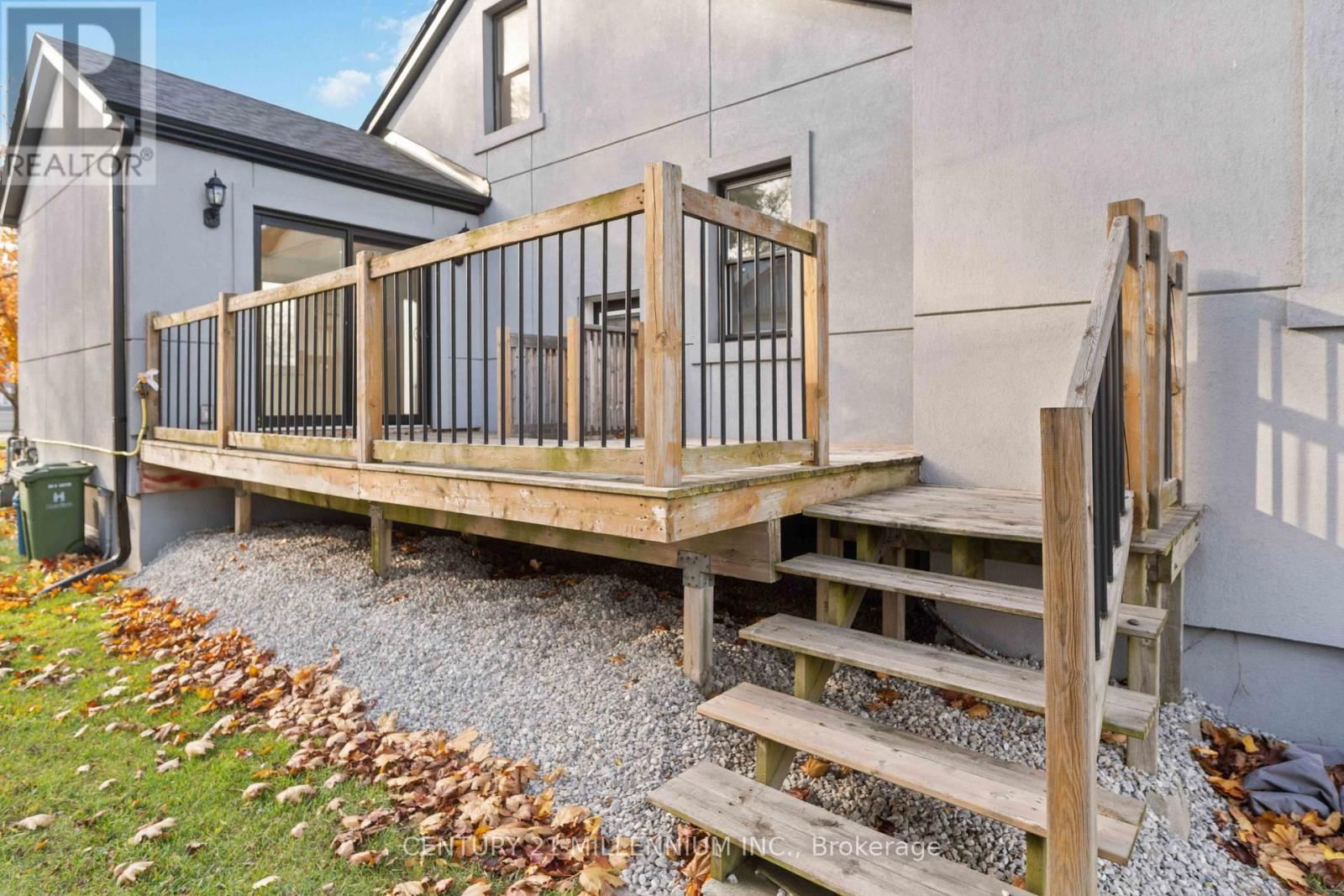 599 BEACH BOULEVARD Image 17