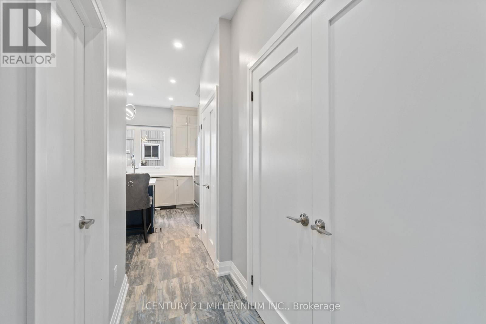 599 BEACH BOULEVARD Image 21