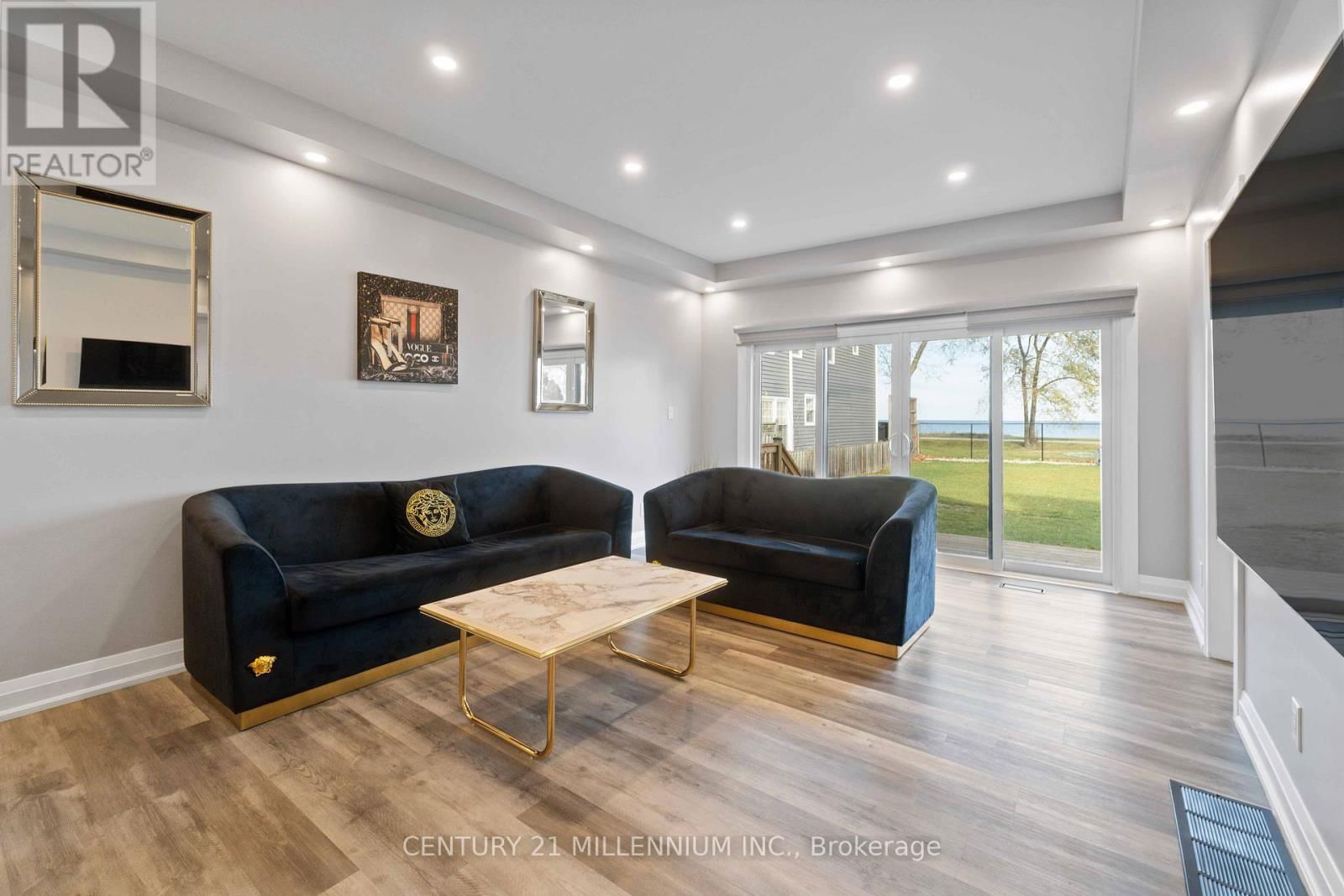 599 BEACH BOULEVARD Image 22