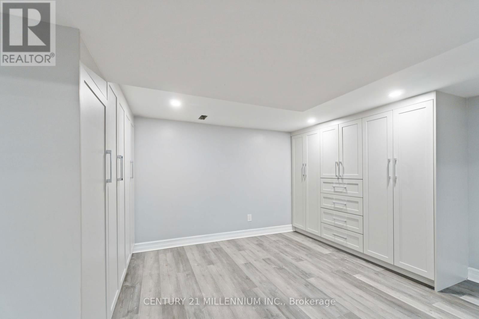 599 BEACH BOULEVARD Image 30